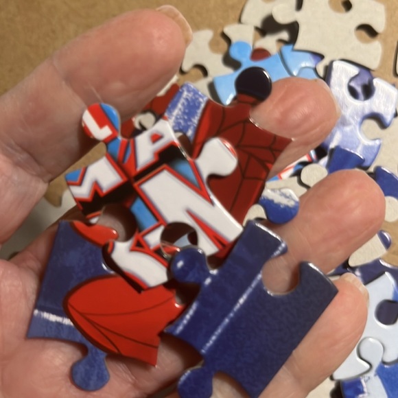 💟🧩 2 fun Spider-Man puzzles. 1 is 100 pieces. 1 is 48 pieces. Both are Complete. - Picture 10 of 11